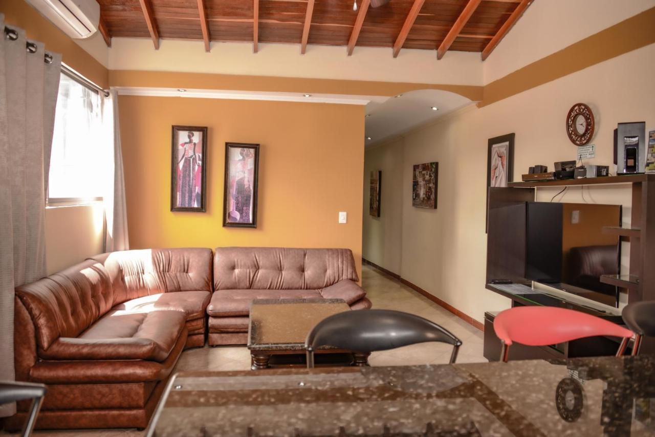 Calle 8 Suites Медельїн Екстер'єр фото