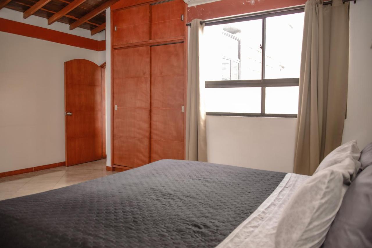 Calle 8 Suites Медельїн Екстер'єр фото