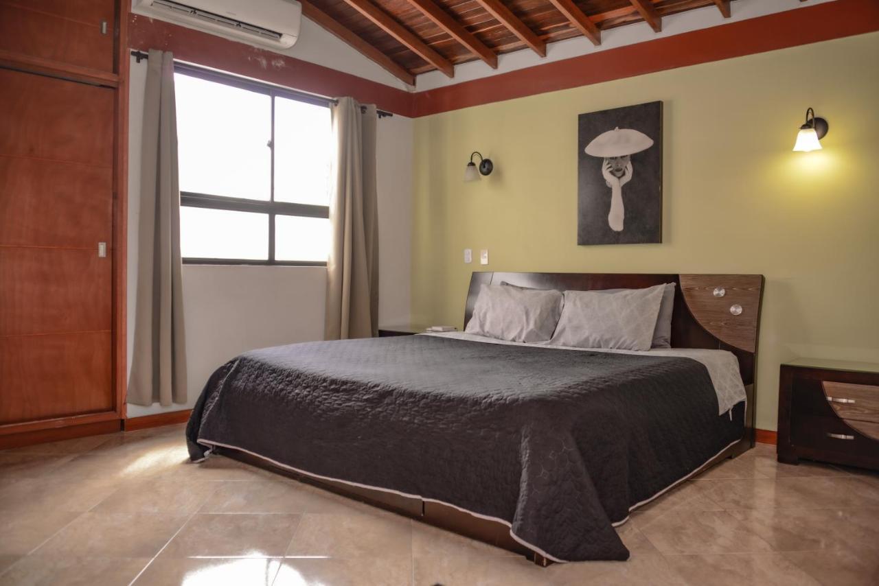 Calle 8 Suites Медельїн Екстер'єр фото