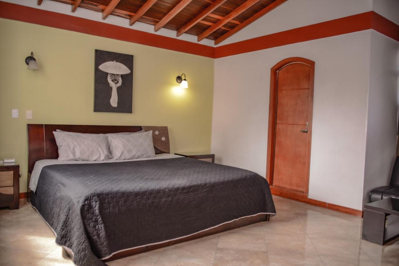 Calle 8 Suites Медельїн Екстер'єр фото