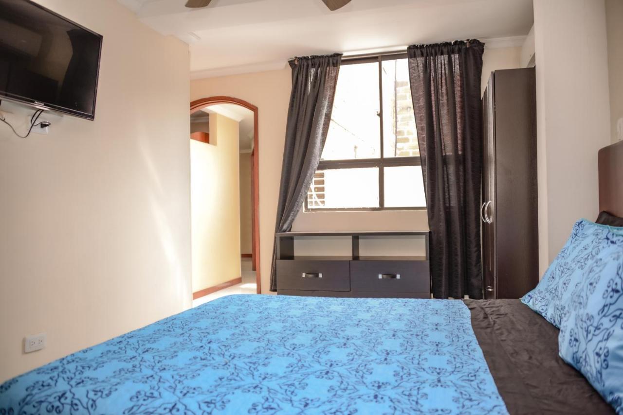 Calle 8 Suites Медельїн Екстер'єр фото
