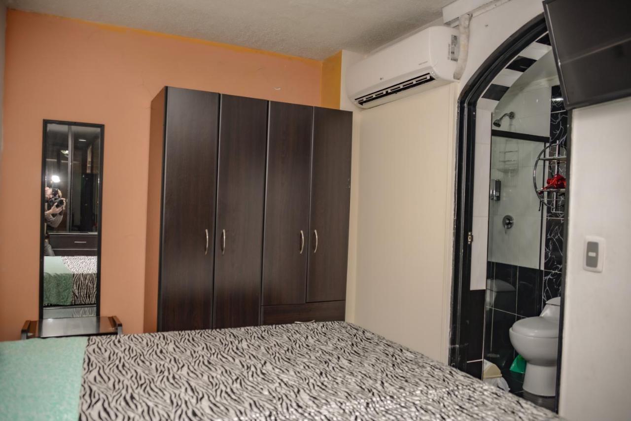 Calle 8 Suites Медельїн Екстер'єр фото