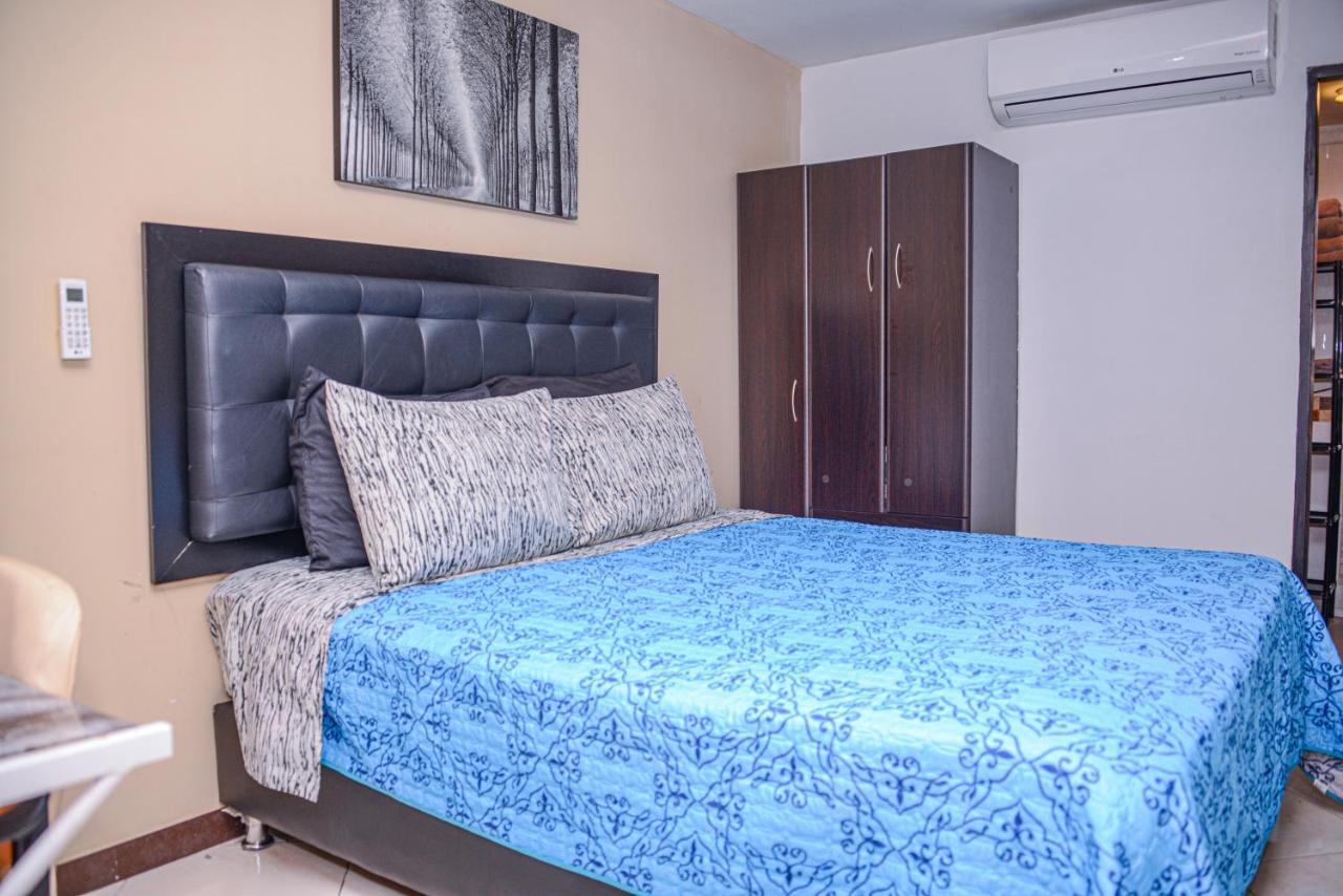 Calle 8 Suites Медельїн Екстер'єр фото